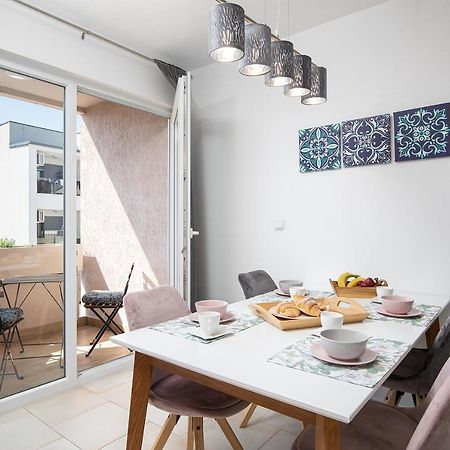 Stylish City Stay With Balcony & Free Parking PUY מראה חיצוני תמונה