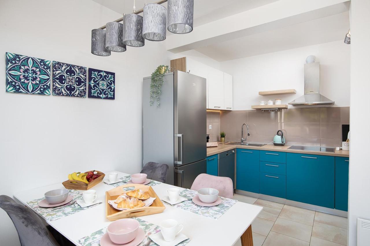 Stylish City Stay With Balcony & Free Parking PUY מראה חיצוני תמונה