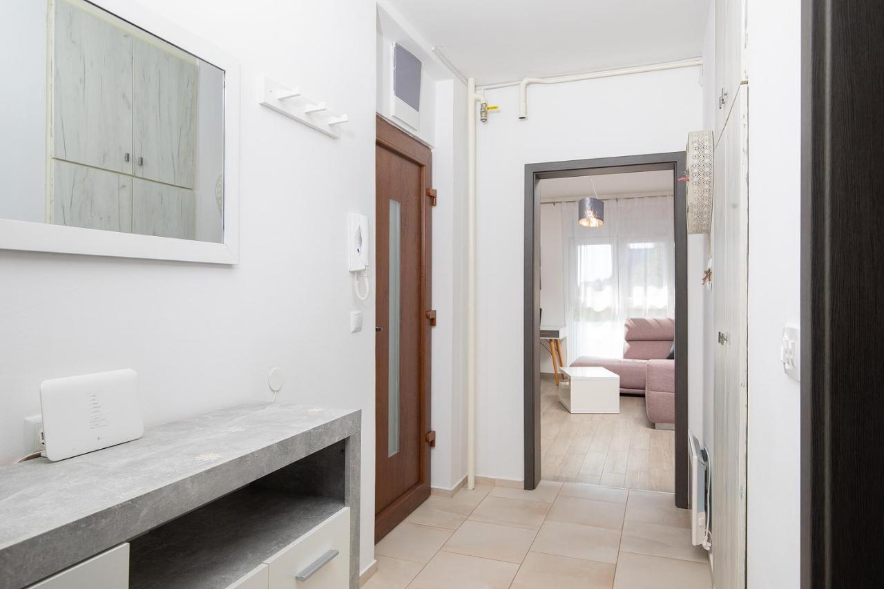 Stylish City Stay With Balcony & Free Parking PUY מראה חיצוני תמונה