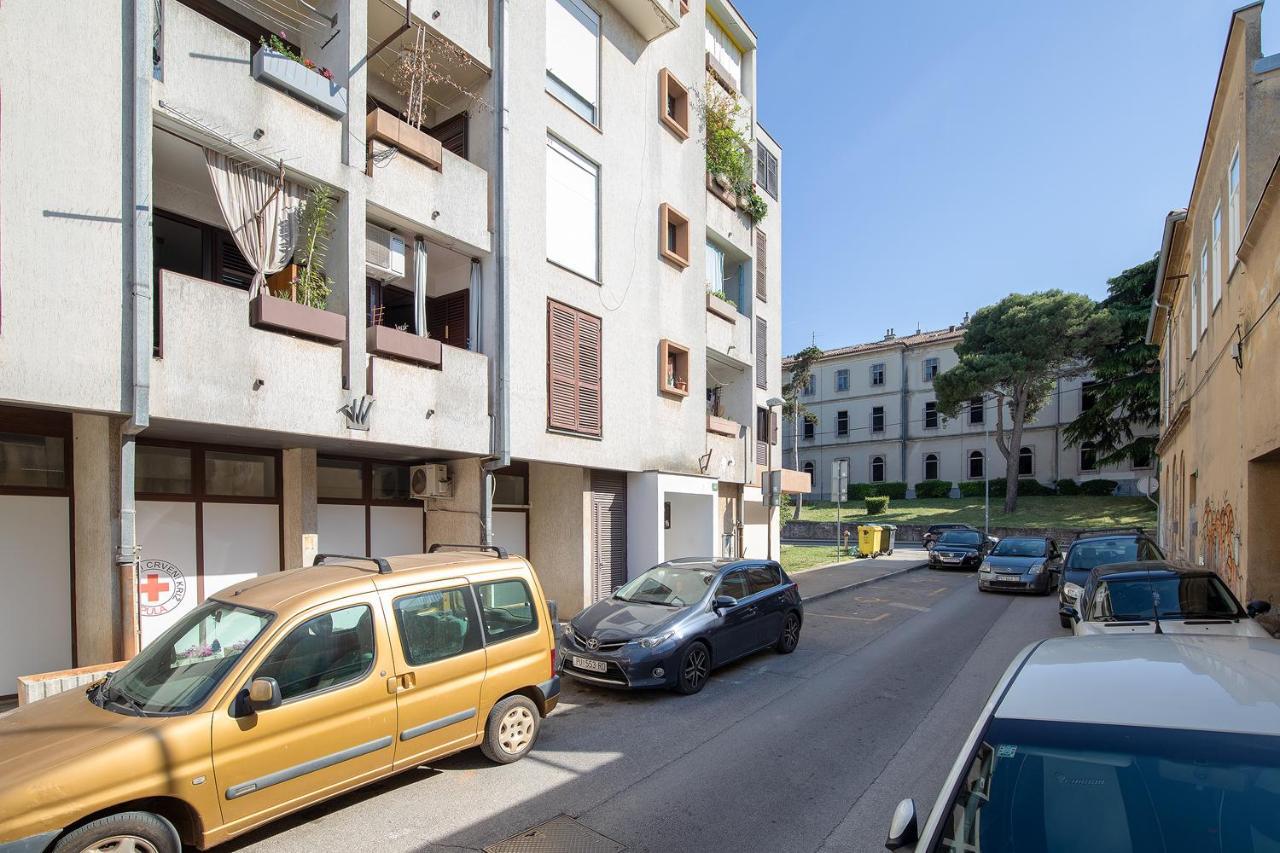 Stylish City Stay With Balcony & Free Parking PUY מראה חיצוני תמונה