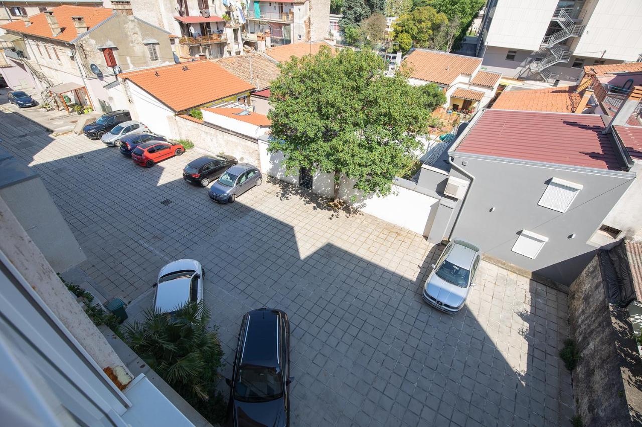 Stylish City Stay With Balcony & Free Parking PUY מראה חיצוני תמונה