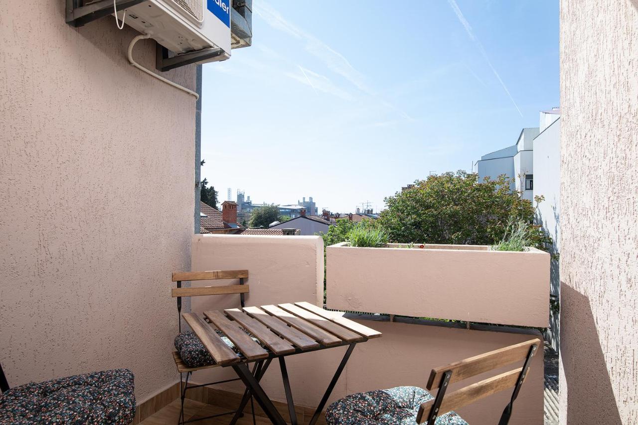 Stylish City Stay With Balcony & Free Parking PUY מראה חיצוני תמונה
